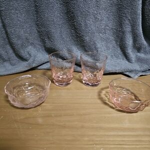 Vintage Crickle Pink Glass 2 Glasses and 2 Small Bowls